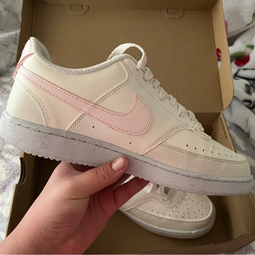 Women’s W Nike COURT VISION LO NN